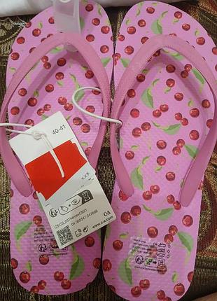 Шльопанці, в'єтнамки c&a