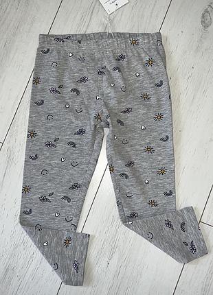 Лосины коттоновые, средней плотности. не парят, приятные к телу, хорошо тянутся. 91% коттон размер