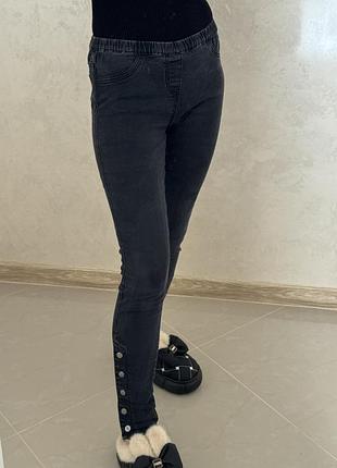Жіночі джинси. темно-сірі. розмір с/м authentic denim