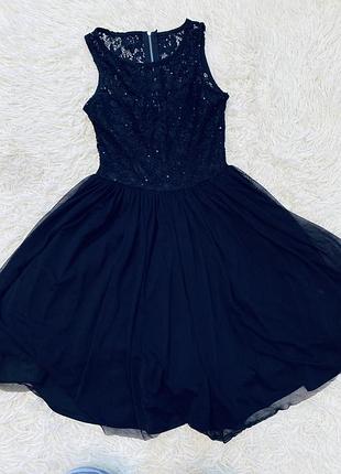 Чорна нарядна сукня