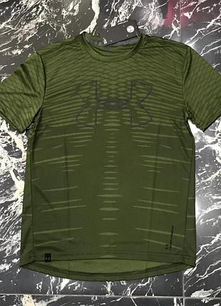Футболка under armour