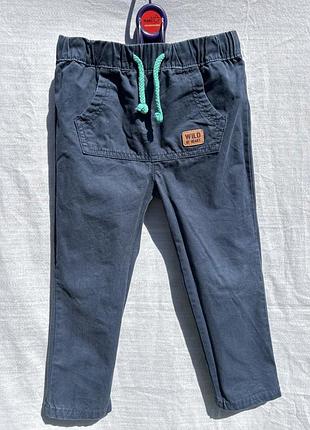 Гарні нарядні штани для хлопчика