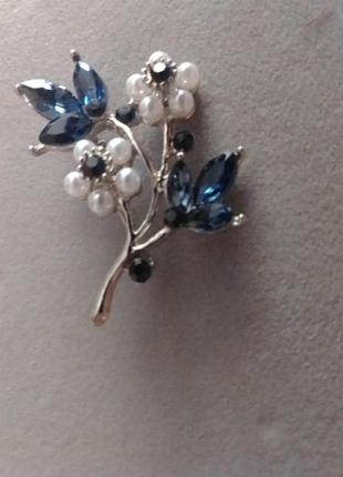 Брош квітка