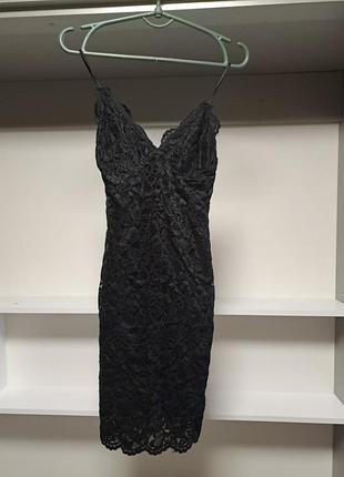 Черное платье