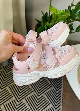 Літні відкриті кросівки