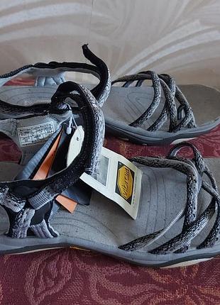 Новые сандалии karrimor.