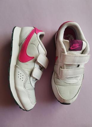 Оригинальные кожаные кроссовки nike. размер 31.