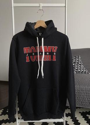 Теплая зимняя кофта свитшот tommy hilfiger