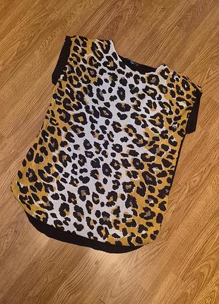 Фирменная легкая футболка блуза