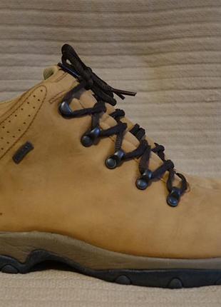 Отличные трекинговые кожаные полуботинки brasher gore-tex. англия. 39 11/3 р( 25,3 см.)