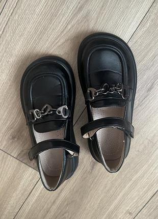 Туфлі мокасини