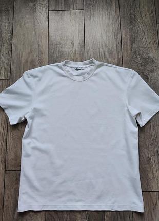 Базова білосніжна футболка