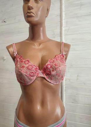 Легкий летний бюстик с вышивкой 85-95в