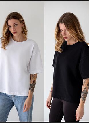 Футболка оверсайз біла та чорна