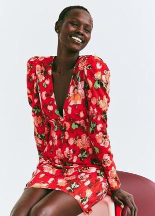 Натуральное короткое платье h&m в цветы