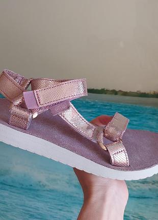 Сандалі,босоніжки teva,38 р