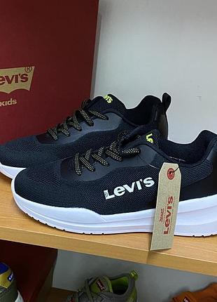 Легкі кросівки levi’s