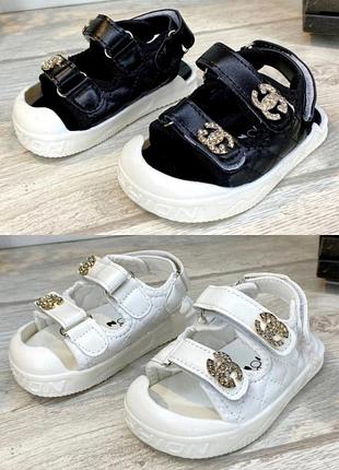 Дитячі босоніжки для дівчинки шанель