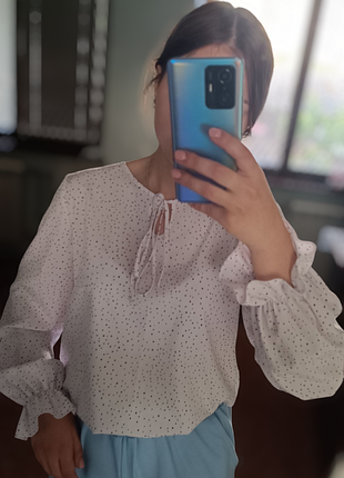 Рубашка белая в черный мелкий горошек