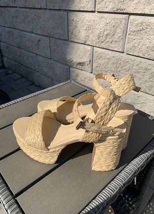 Босоніжки жіночі…