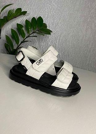 Стильные босоножки для девочек из новой коллекции от
tm jong golf.