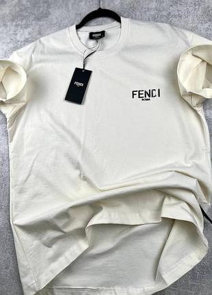 Стильна футболка