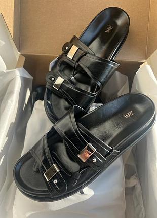 Шльопанці zara