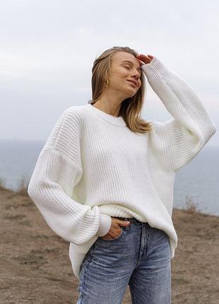 Белый свитер тёплый 2