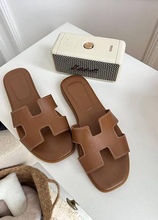 Натуральные кожаные коричневые шлепанцы
