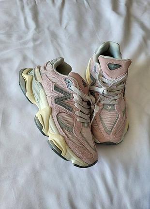 Масивні кросівки new balance new balance 9060 light pink