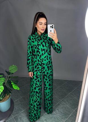 Легкі та зручні костюми з ексклюзивним принтом 
мод ir 656
розмір s-m і l-xl
колір: зелений і малина