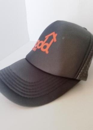 Сіра бейсболка з сіткою