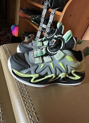 Кросівки  весна -лето