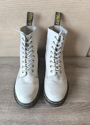 Кожаные ботинки Martens Calzatura aperta rosaр. молочного цвета