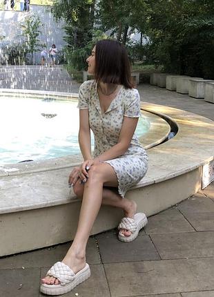 Сукня в квітковий принт