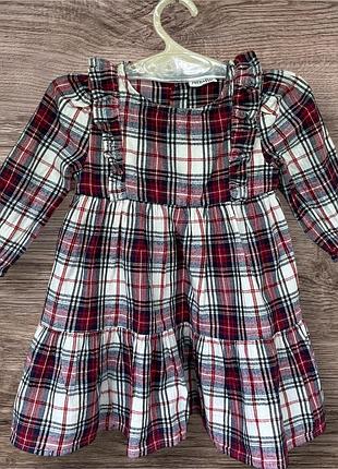 Дуже гарна сукенка для маленької модниці.