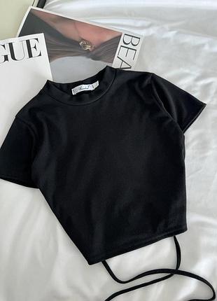 Черный топ на завязках