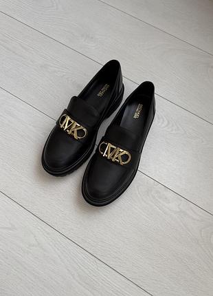 Лофери жіночі