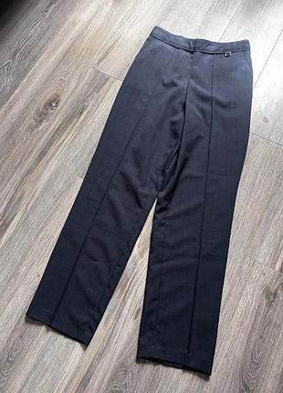 Брюки жіночі зі стрілками