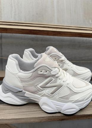 Белые кроссовки new balance