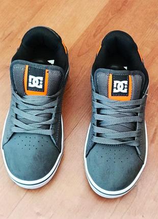 Молодіжні кросівки  для скейборду американського бренду dc shoes.