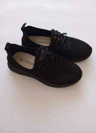 Кроссовки на лето