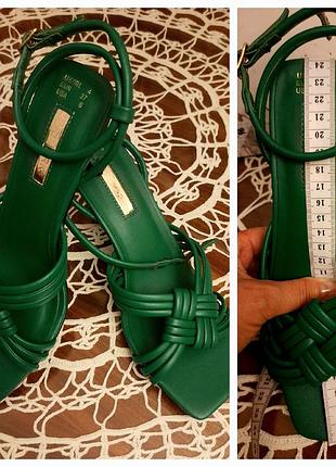 Босоніжки жіночі