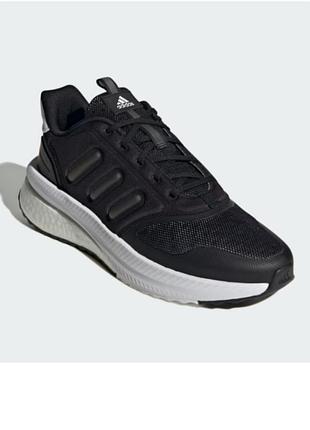 Кросівки відомого бренду adidas.
