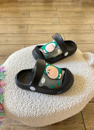 Шлепанцы стильные