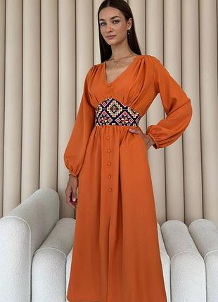 Сукня вишиванка довжини міді