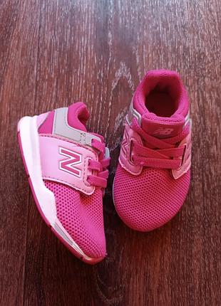 Кросівки new balance