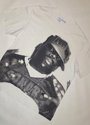 Біло-чорна футболка the notorious b.i.g.