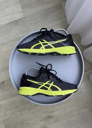 Жіночі кросівки asics gt 1000