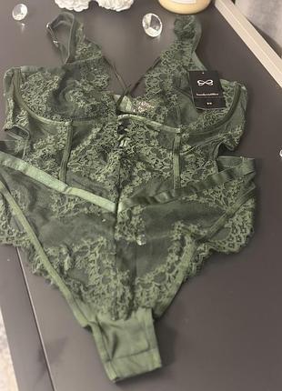 Дуже красивий боді hunkemoller